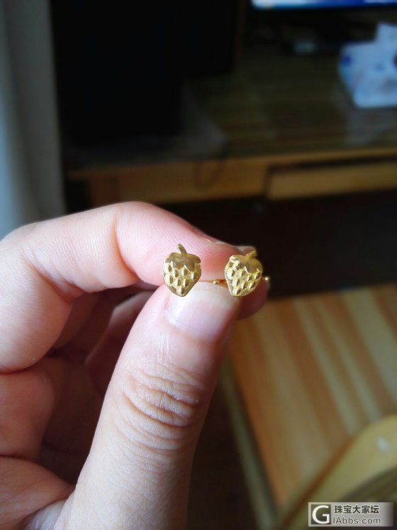 删帖。。_耳钉金