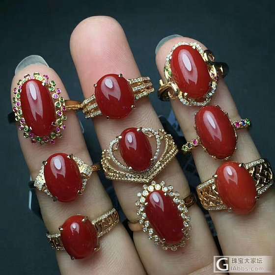 🌹18K金精工镶嵌阿卡牛血红珊瑚戒指搭配南非钻石💎、色泽艳丽💕、浓郁饱满、果冻质..._戒指珊瑚