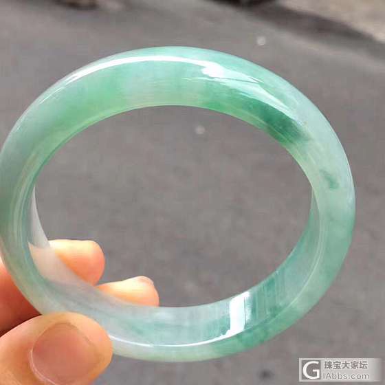 这么多手镯带哪个好_手镯翡翠