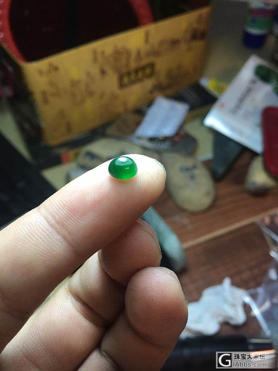 蛋面翡翠求专家指点估价_翡翠