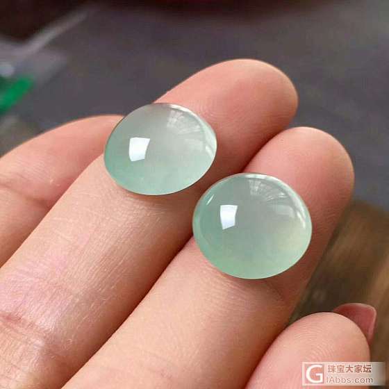 这样的一对是不是可以简单的镶嵌成一对耳钉？_蛋面翡翠