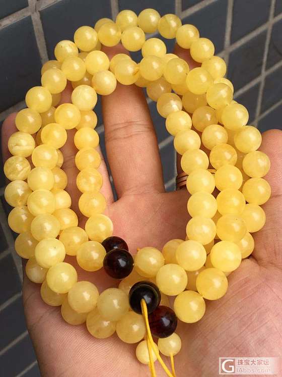 天然蜜蜡108佛珠串。佛珠曾经是信佛之人的象征；它是一种信仰，一种信念，一种心灵..._珠串蜜蜡