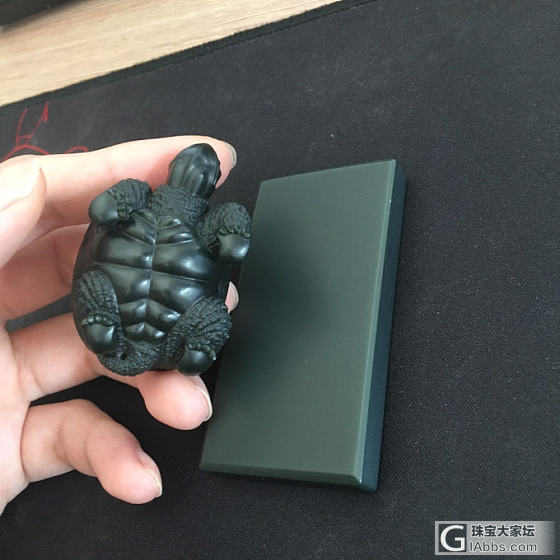 同样是黑青，黑度差异_牌子和田玉