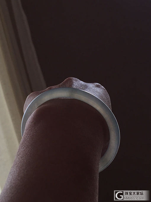 能看到有点起光吗？_手镯翡翠