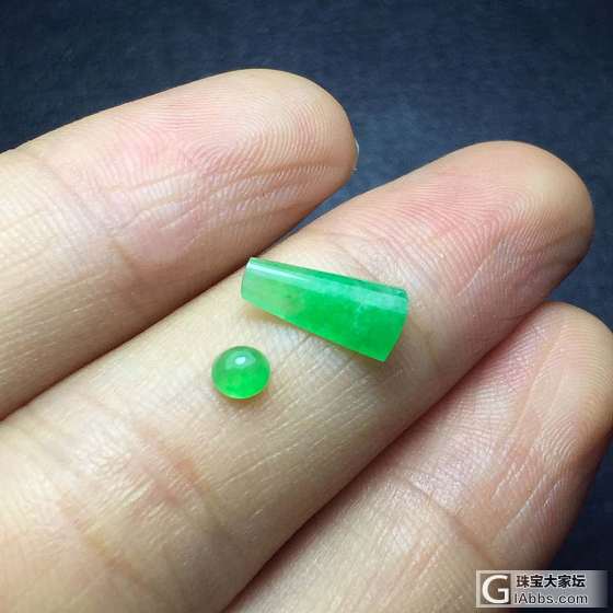 A货翡翠满绿素面一套_蛋面翡翠