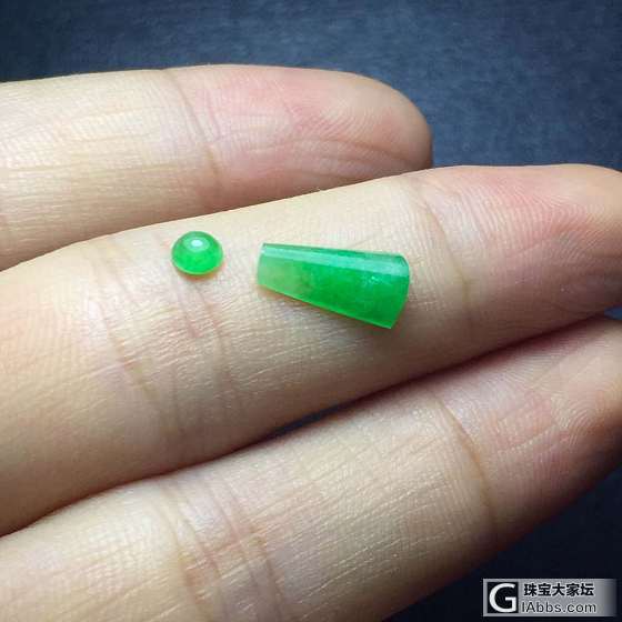 A货翡翠满绿素面一套_蛋面翡翠