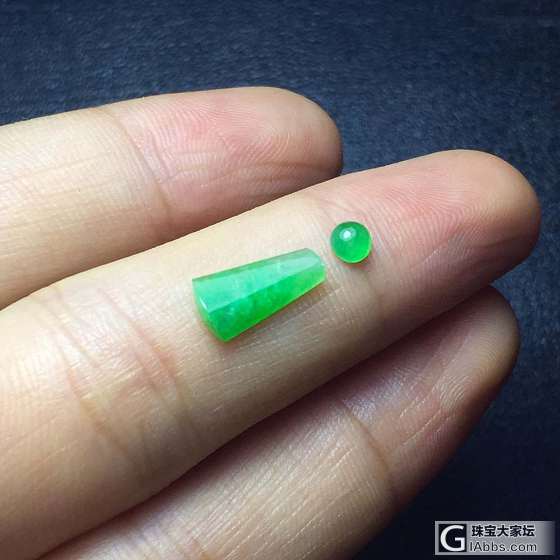 A货翡翠满绿素面一套_蛋面翡翠