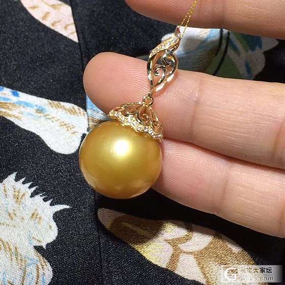 七夕特惠🎁🎁！菲律宾天然浓金，近正圆！极强光基本无暇，如图6所示有一个小针眼和极..._海水珍珠吊坠