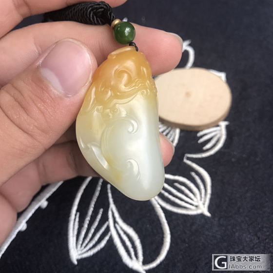 很油很润很饱满_挂件和田玉