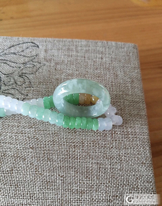 帮我看看是不是翡翠危料_戒指翡翠