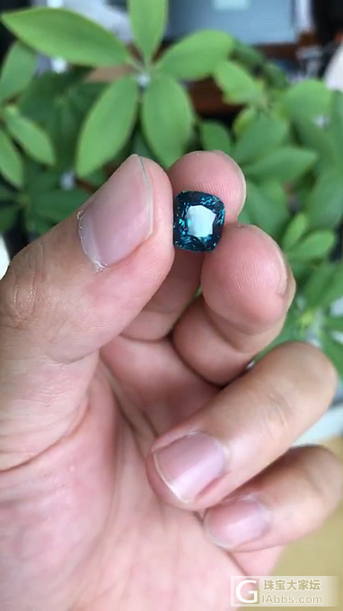 尖晶石孔雀蓝_尖晶石