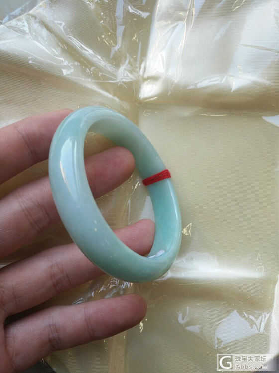 翡翠手镯有证，但强光下有亮晶晶的微小颗粒_手镯翡翠