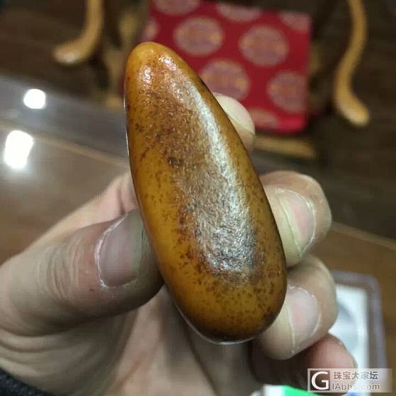 天然黄种籽料原石。里面的肉会是你期待的吗_和田玉原石