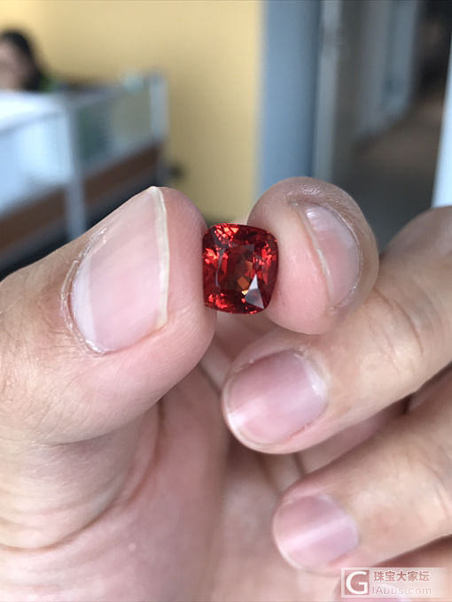 这个3.3克拉的尖晶还行不？_刻面宝石尖晶石