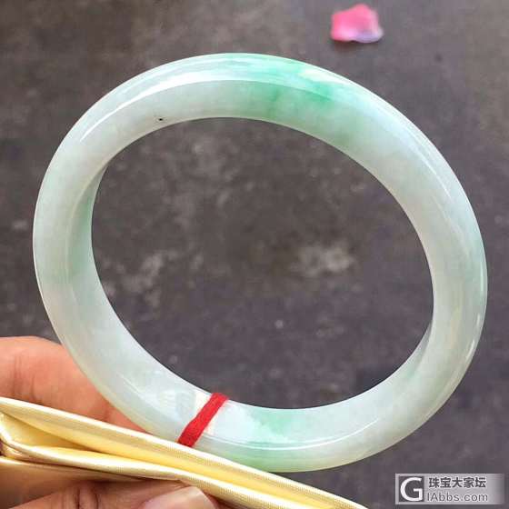 翡翠手镯_手镯翡翠