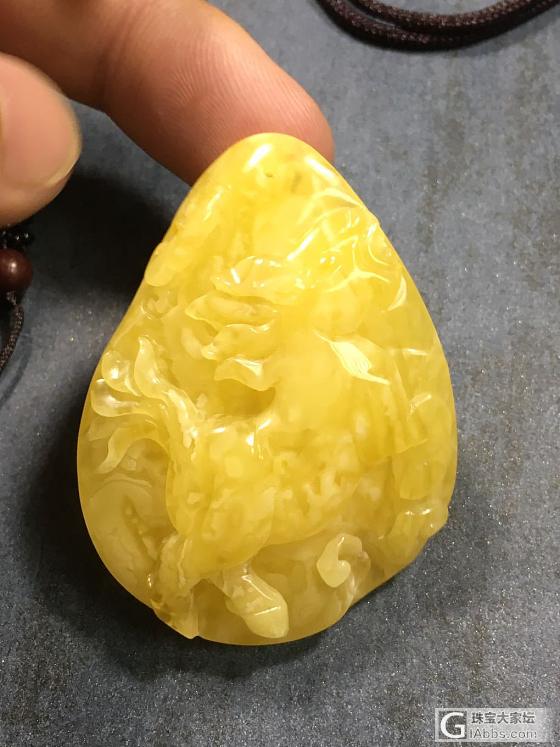 13.5克纯天然蜜蜡鸡油黄吊坠，马到成功，纹路漂亮，无杂裂品质，克价45¥，先款..._琥珀蜜蜡