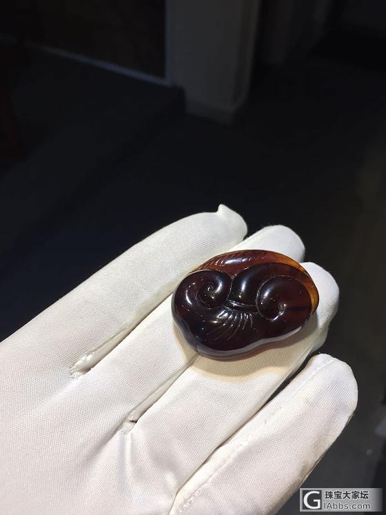 转卖进材料_挂件琥珀