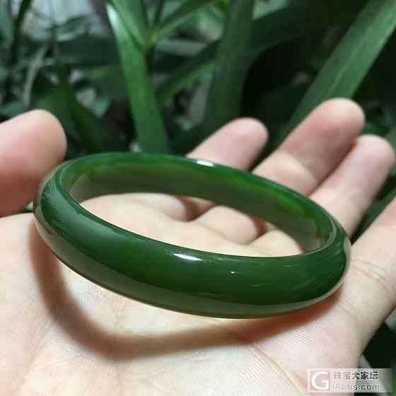 这个菠菜绿呢_手镯和田玉