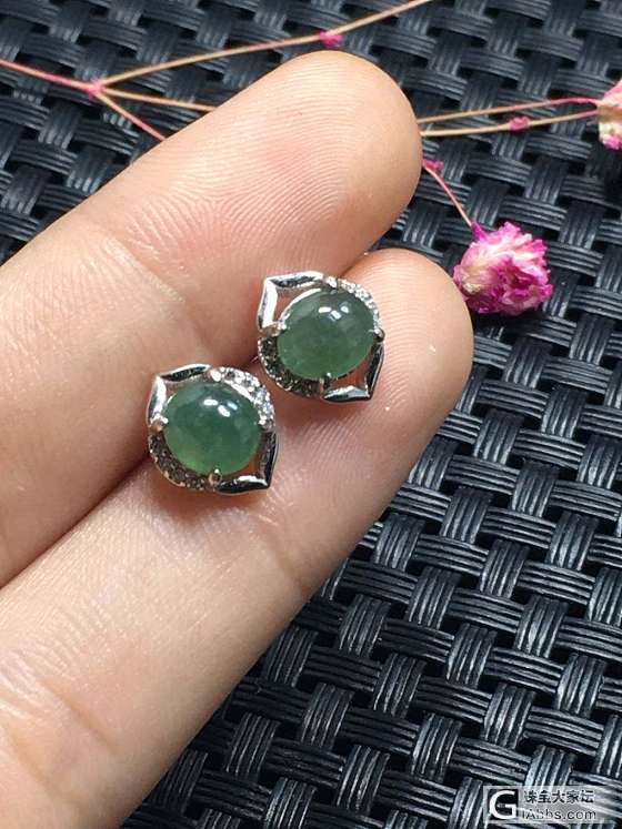 925银镶翡翠，精美耳钉，款式简单大气，戒面饱满，水润光泽，品相完美，女人必备单..._耳坠