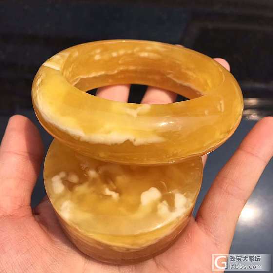 58圈口俄料白花手镯106.7克，纯天然无优化无杂裂，天然流畅白花纹路，价格合理_琥珀蜜蜡