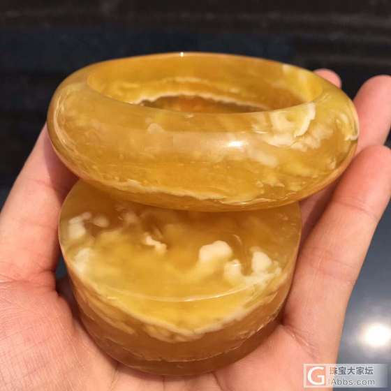 58圈口俄料白花手镯106.7克，纯天然无优化无杂裂，天然流畅白花纹路，价格合理_琥珀蜜蜡