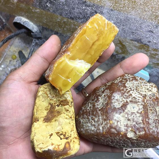 这是一个悲伤的故事。_琥珀蜜蜡