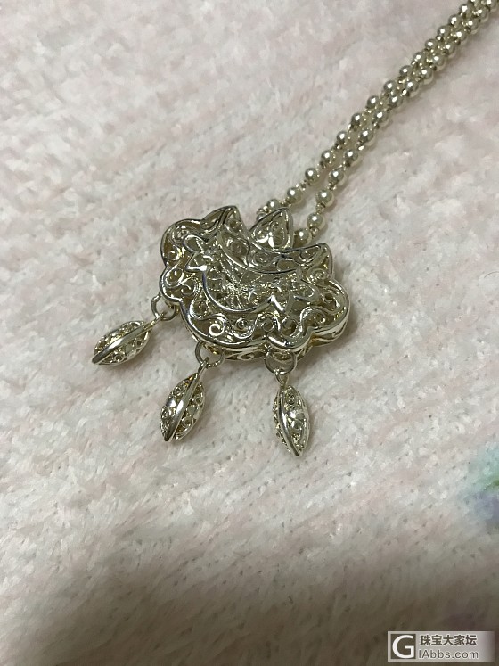 银锁买了一个月，露出金属色_银
