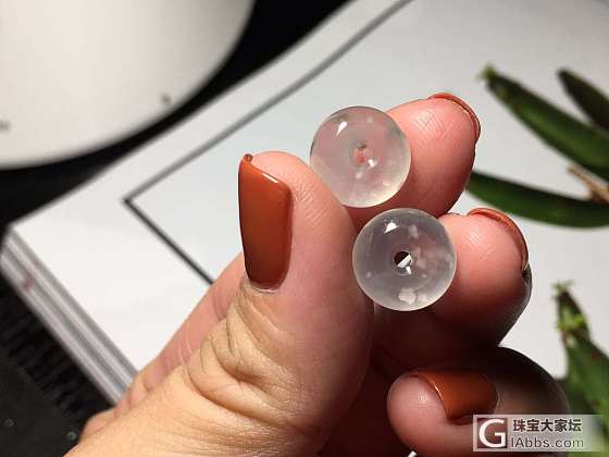 新染的指甲颜色很喜欢，实物是便橙色的。_翡翠