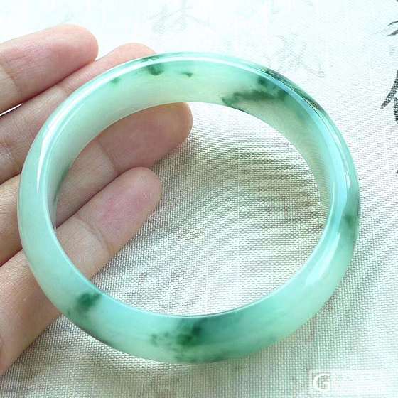 10.8翡翠新品，手镯，欢迎大家围观哦_翡翠