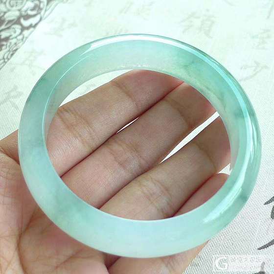 翡翠手镯_手镯翡翠