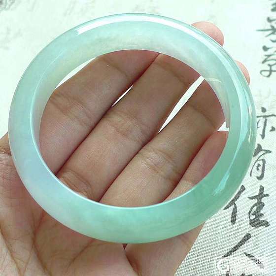 翡翠手镯_手镯翡翠