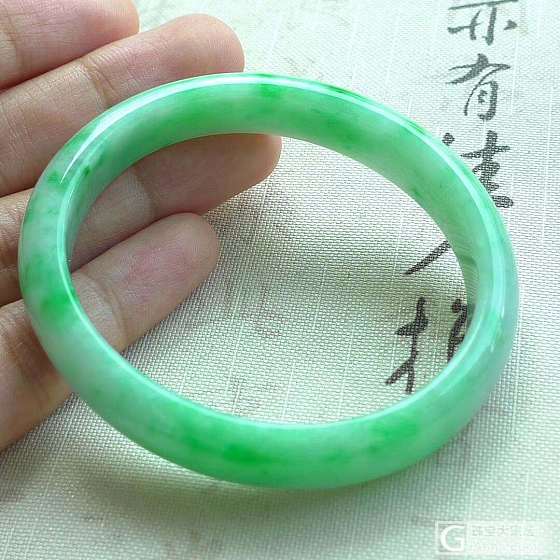 翡翠手镯_手镯翡翠