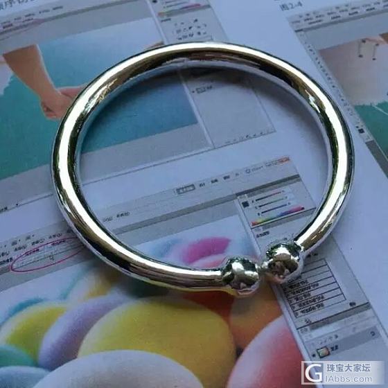 亲爱的姐妹们，我想入个银手镯，大家帮忙提个建议_手镯银