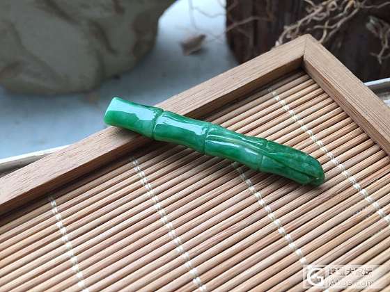 常青竹尺寸：51，7，4.9万古长青，宁折不弯，色辣避裂，细丝毛纹。_挂件翡翠
