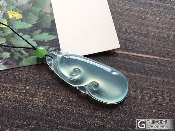冰肌玉骨般的一枚翡翠如意_挂件翡翠
