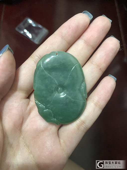 看看这两个怎么样_翡翠挂件