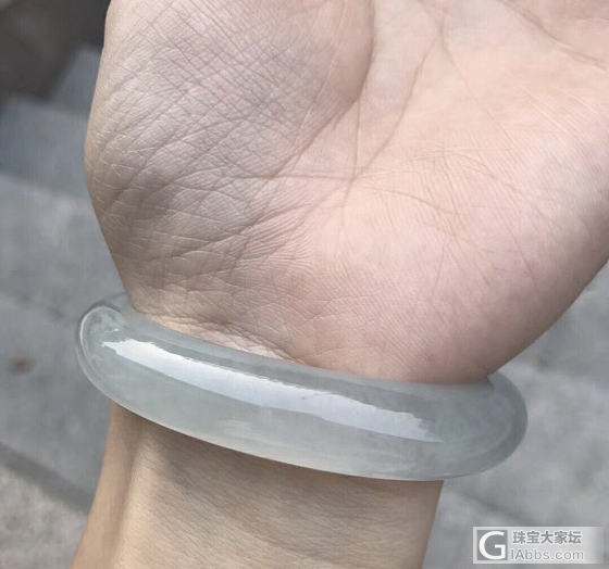 这个镯子是A货吗？如果是看到什么价合适_翡翠手镯