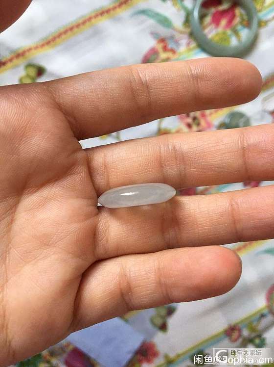 买了一堆啊，都放在起吧，有种的也有色的_戒指挂件翡翠