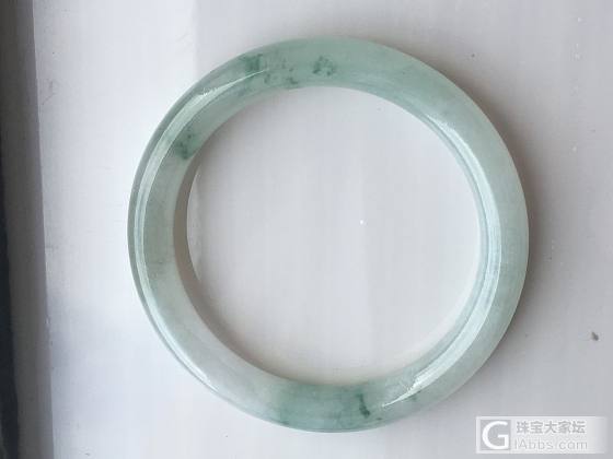 2000出53圈口有一段蛮冰的飘花圆条镯定出_手镯翡翠