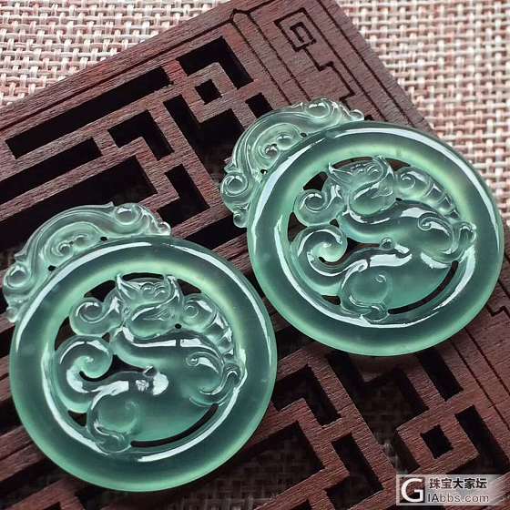 古代官方的说法：麒麟乃瑞兽，不伤生灵。同时麒麟也是走兽之主属土德。故在风水学里，..._挂件翡翠