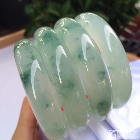 人人都爱种水色，价格确实爱不起啊_手镯翡翠