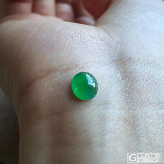 阳绿冰蛋面，种色都很棒，很通透的_蛋面翡翠