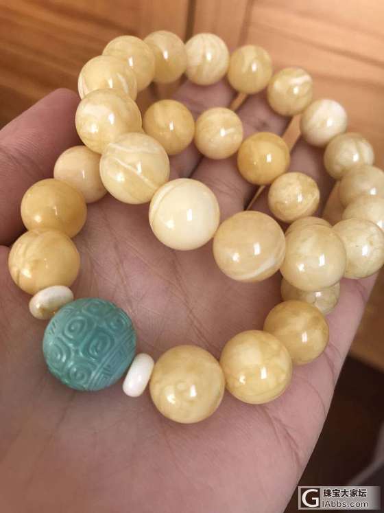 刚入的白花手串 花纹小妖_珠串蜜蜡