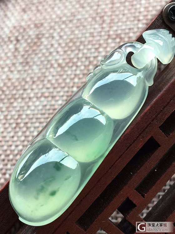 竹隐——芙蓉种绿挂坠
竹是中国古典文学中一个极为丰满的意象。
在所有的植物中，竹..._挂件翡翠