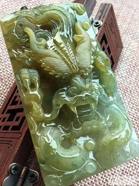 竹隐——芙蓉种绿挂坠
竹是中国古典文学中一个极为丰满的意象。
在所有的植物中，竹..._挂件翡翠