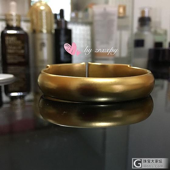 珍镯不晒憋得难受_手镯金
