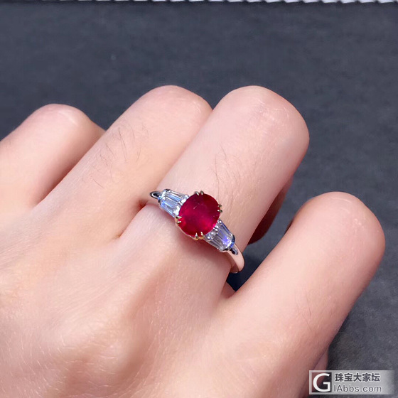 一颗小精品鸽血红戒指，适合给小仙女做第一颗红宝_戒指红宝石卡禄珠宝