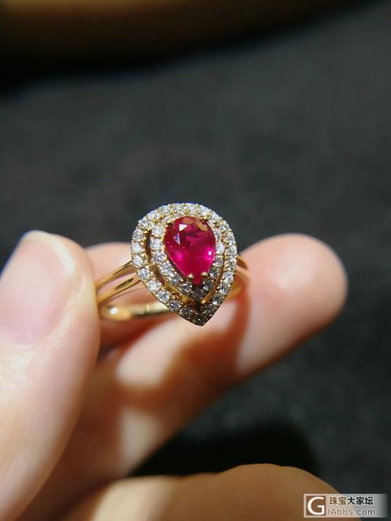 18K红宝石戒指
主石：1.02ct/1副石：0.372ct/40_戒指红宝石