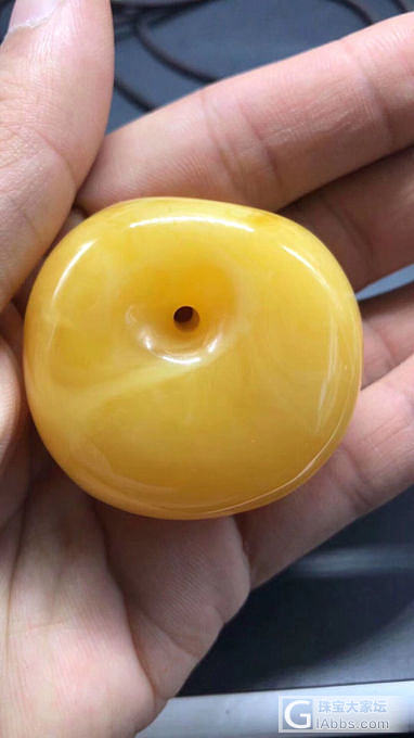 极品藏扣，鸡油红，放漏精品放漏不是天天有 请看细节图_挂件蜜蜡
