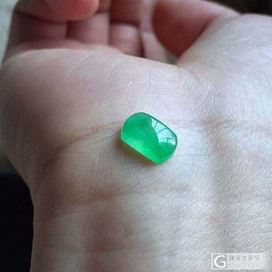 一颗果冻绿马鞍哦_蛋面翡翠